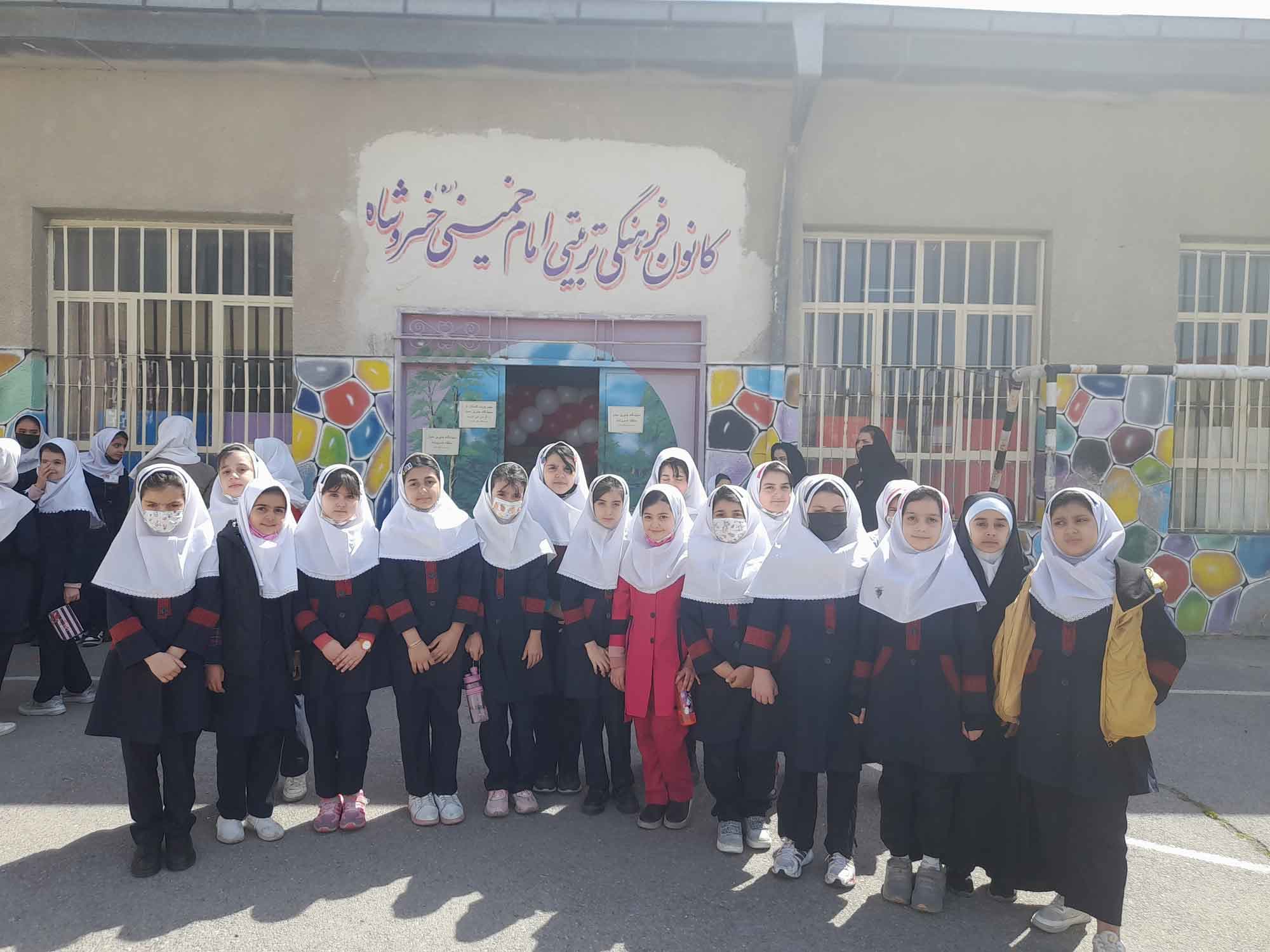 بازدید دانش آموزان از نمایشگاه جابرابن حیان